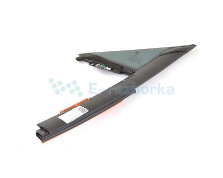 Форточка передняя правая (с направляющей) TESLA MODEL S, SR