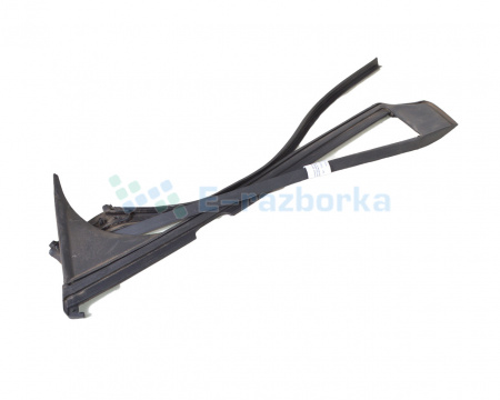 Уплотнитель центральной стойки правой (под накладку с камерой) Tesla Model X 1032152-00-D