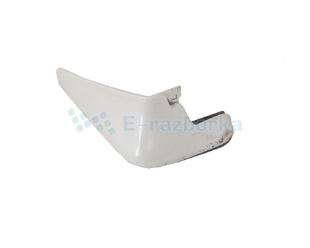 Брызговик передний правый (белый) NISSAN LEAF
