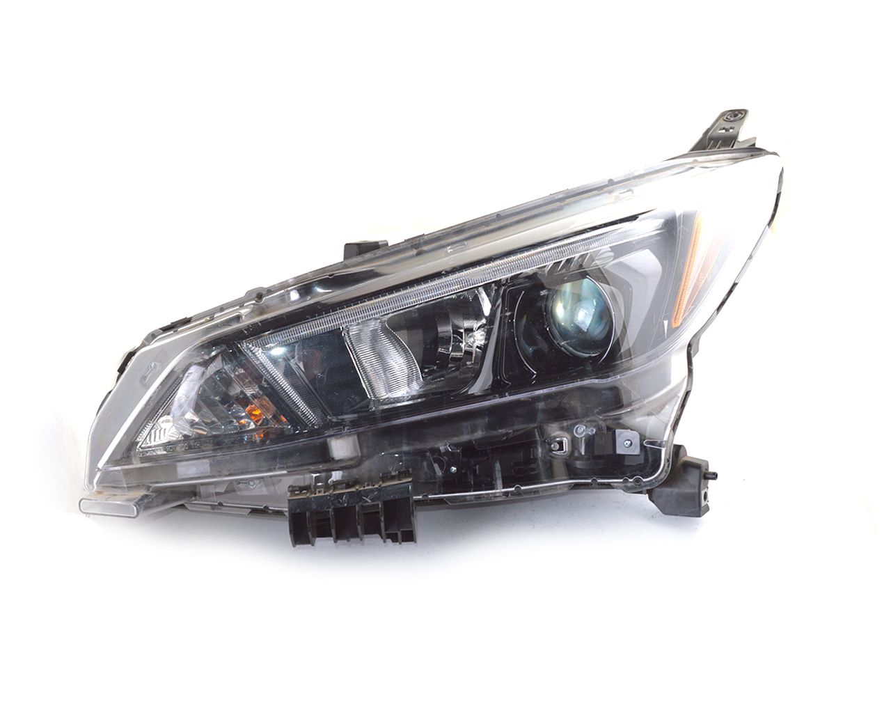 Фара передняя левая NISSAN LEAF 2018 HALOGEN