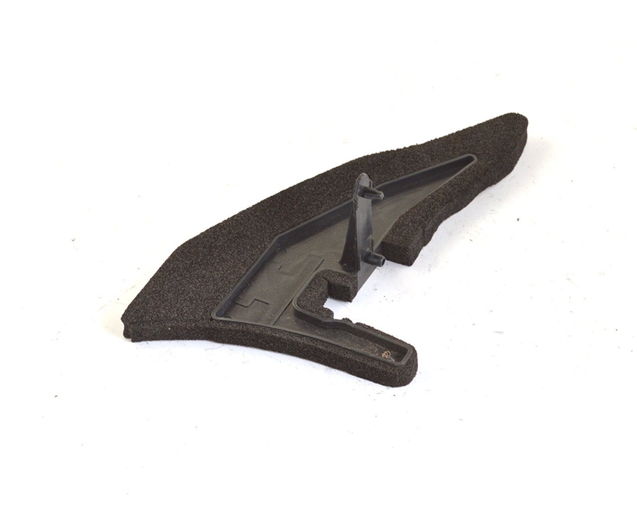 Верхний изолятор переднего крыла Nissan Leaf 2018