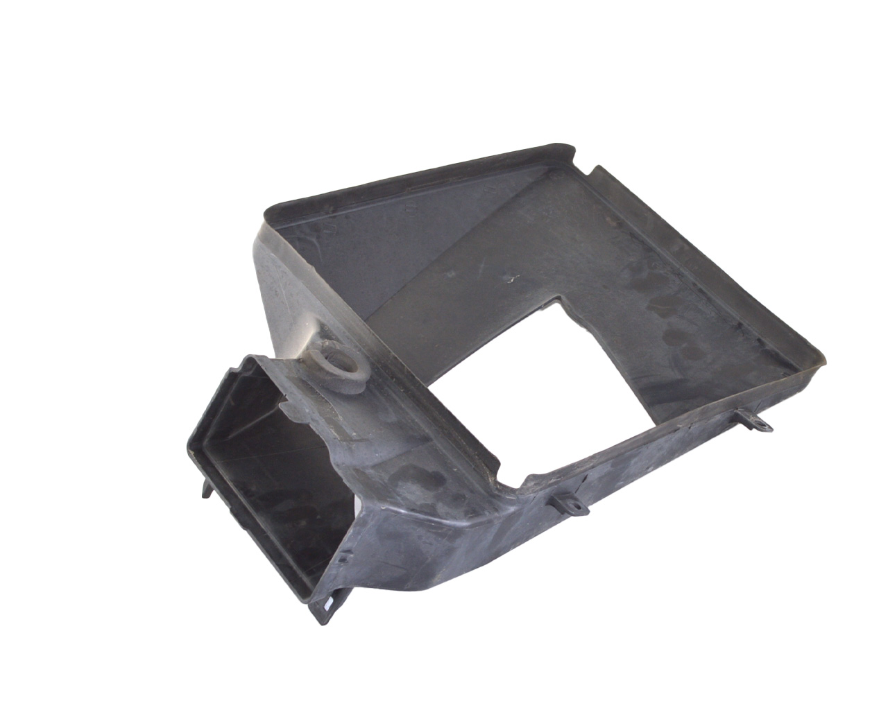 Диффузор радиатора кондиционера правая TESLA MODEL S