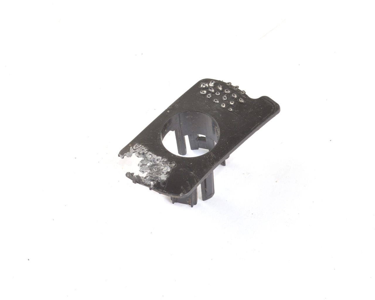 Кронштейн парктроника переднего бампера S1 TESLA MODEL 3