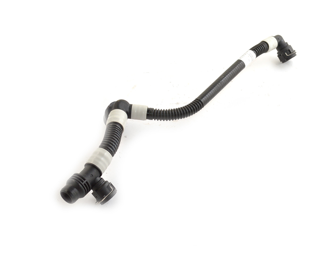 Патрубок трубопровода батарей передний левый TESLA MODEL 3