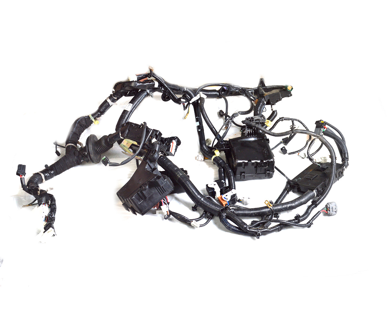 Жгут проводов подкапотных NISSAN LEAF SV(6.6 кВт) 24012-3NH1A