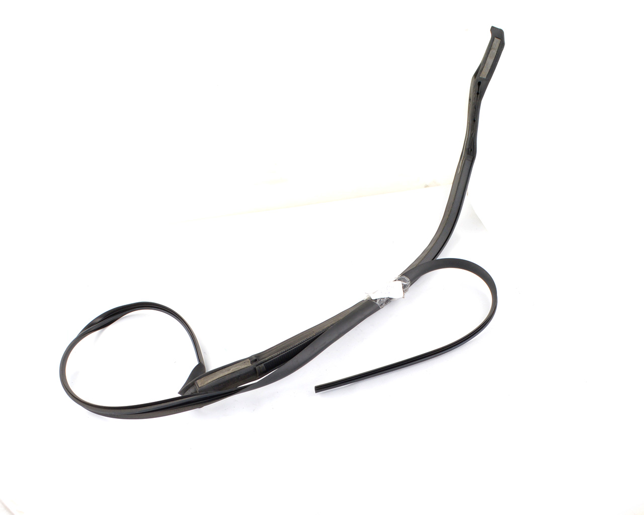 Уплотнитель филенки двери (задней/передней) левойTESLA MODEL S,SR