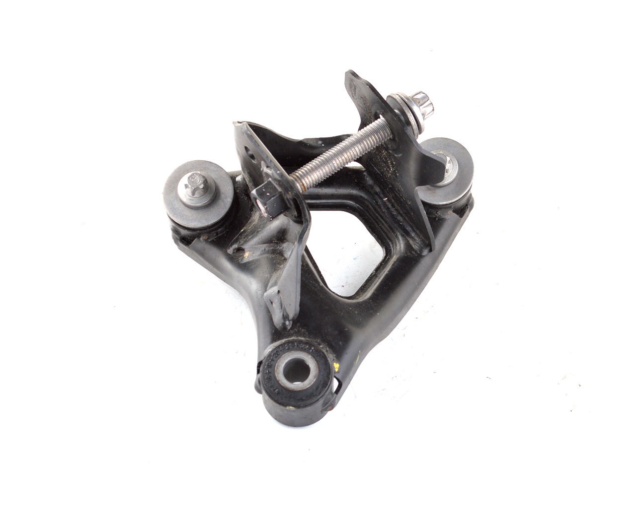 Кронштейн крепления перднего двигателя левый (металл)TESLA MODEL 3