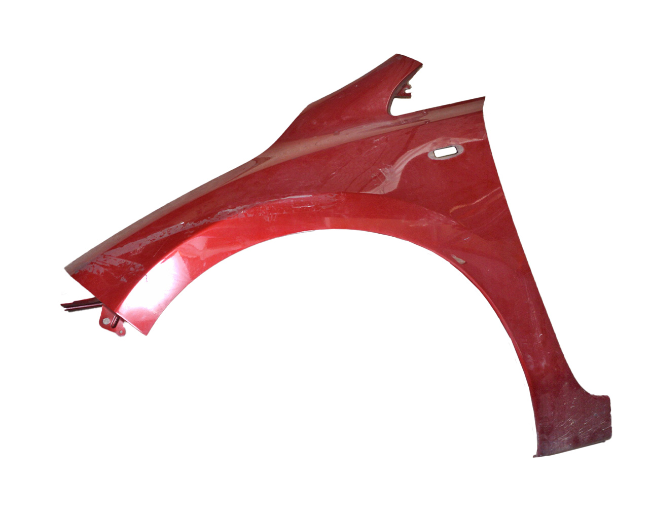 Крыло переднее левое  (красное) NISSAN LEAF 2011-2012 FCA01-3NAMA