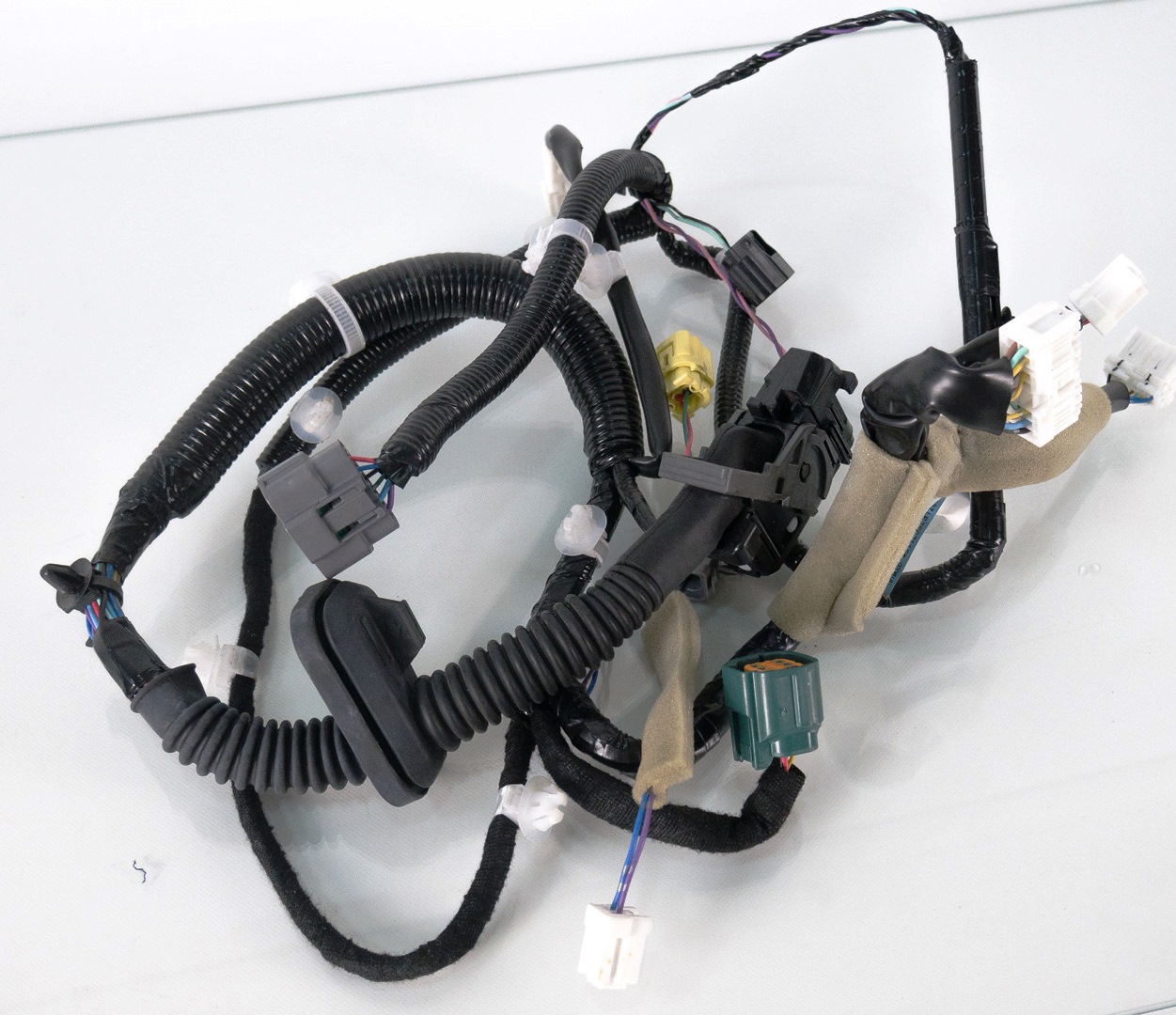 Проводка передней левой двери Nissan Leaf 2018