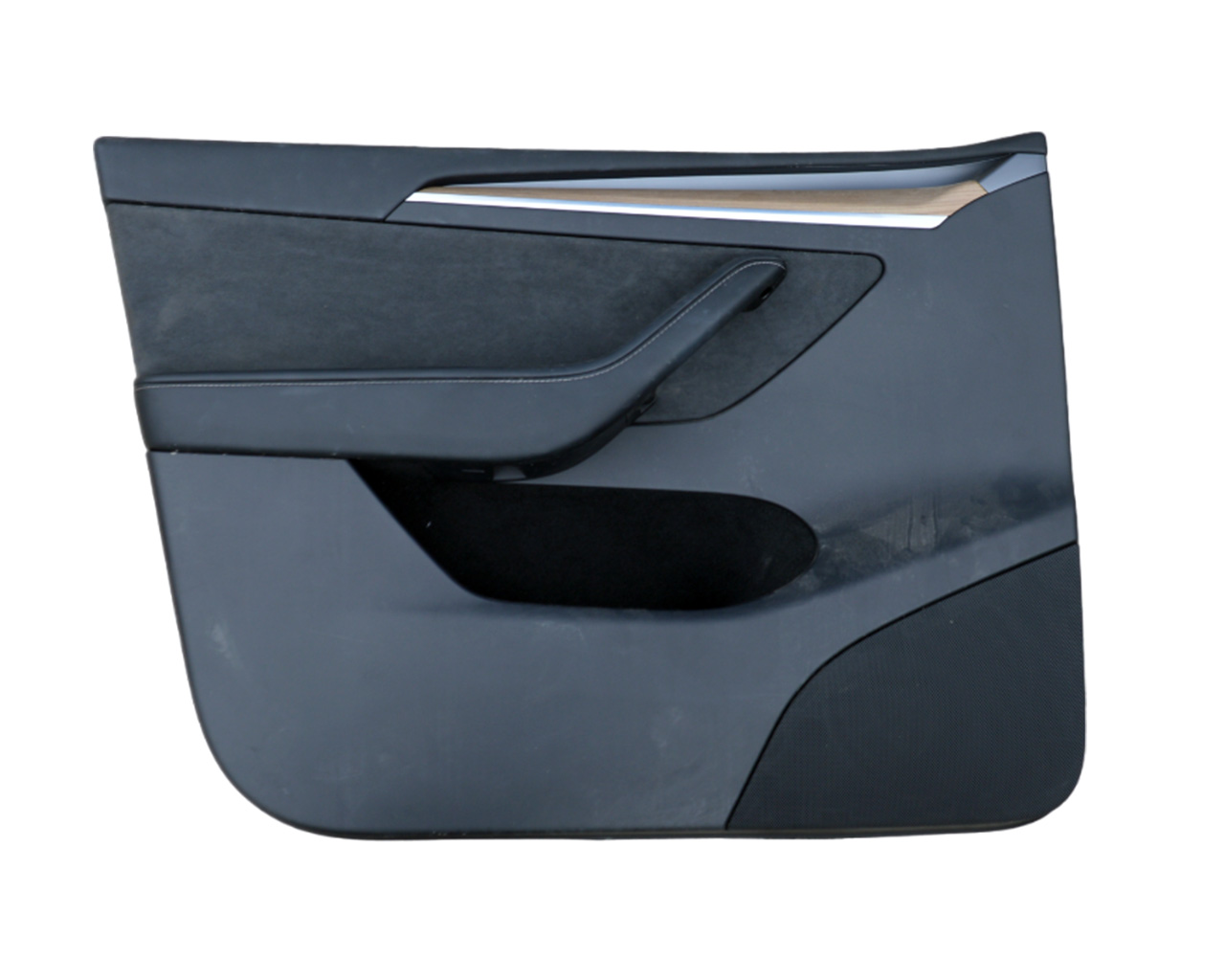 Обшивка передней левой двери черная TESLA MODEL Y 1997294-00-B 1697294-01-C 1803120-00-A