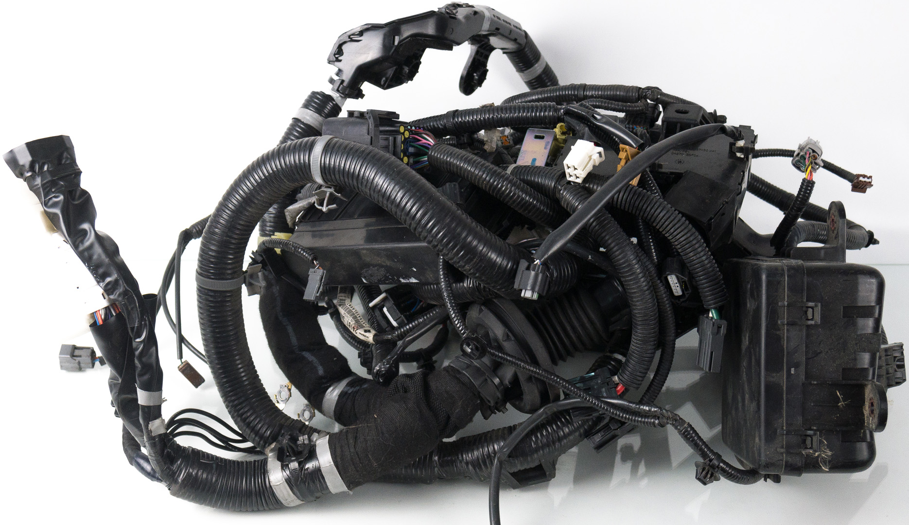 Жгут проводов подкапотных NISSAN LEAF 24012-3NF4C