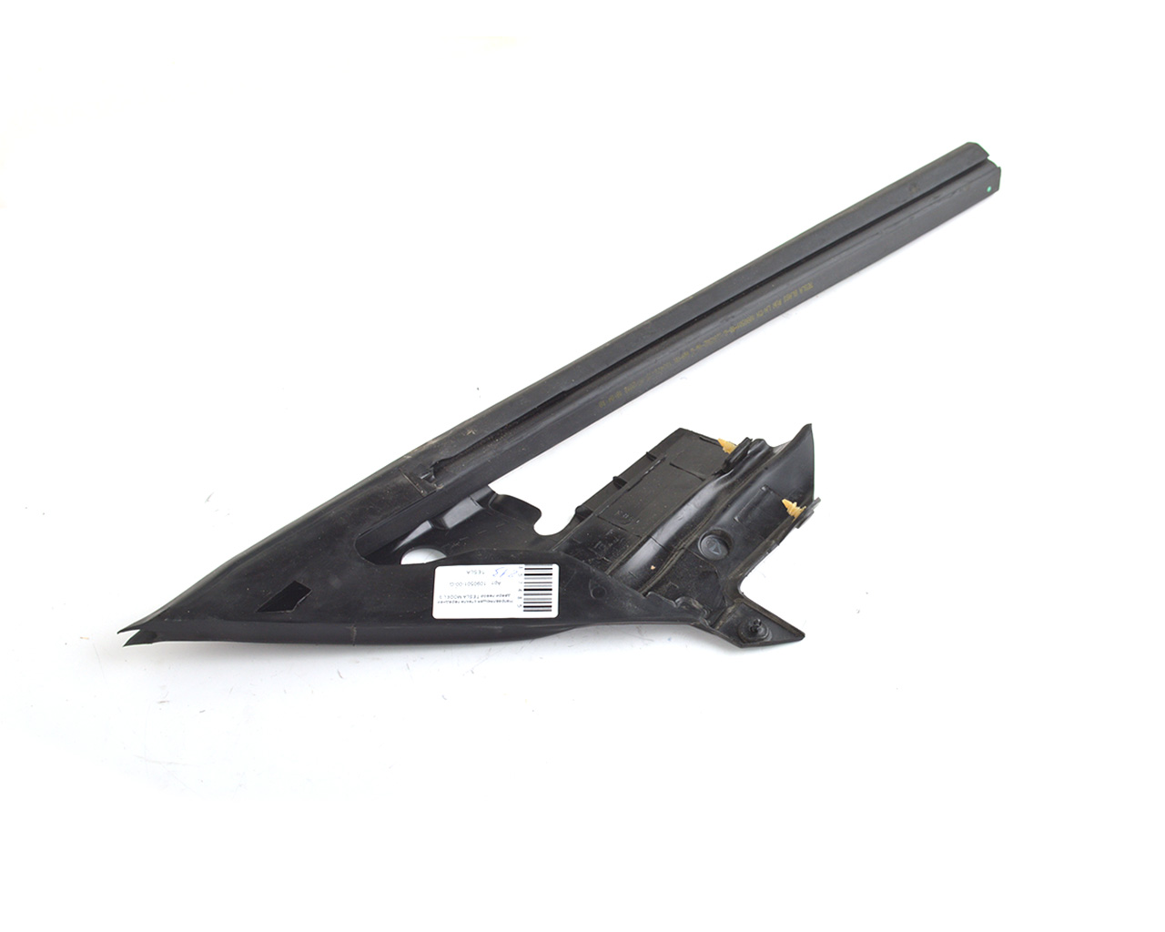 Направляющая стекла передней двери левой TESLA MODEL 3