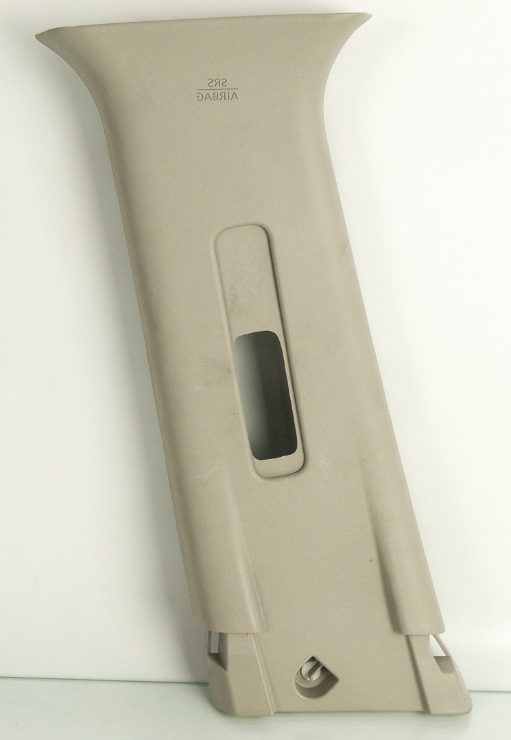 Накладка центральной стойки верхняя левая бежевая NISSAN LEAF 2011-2018 76914-3NF0A / 76914-3NA0A