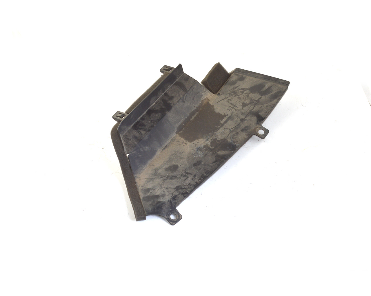 Дефлектор радиатора верхний правый NISSAN LEAF 2018