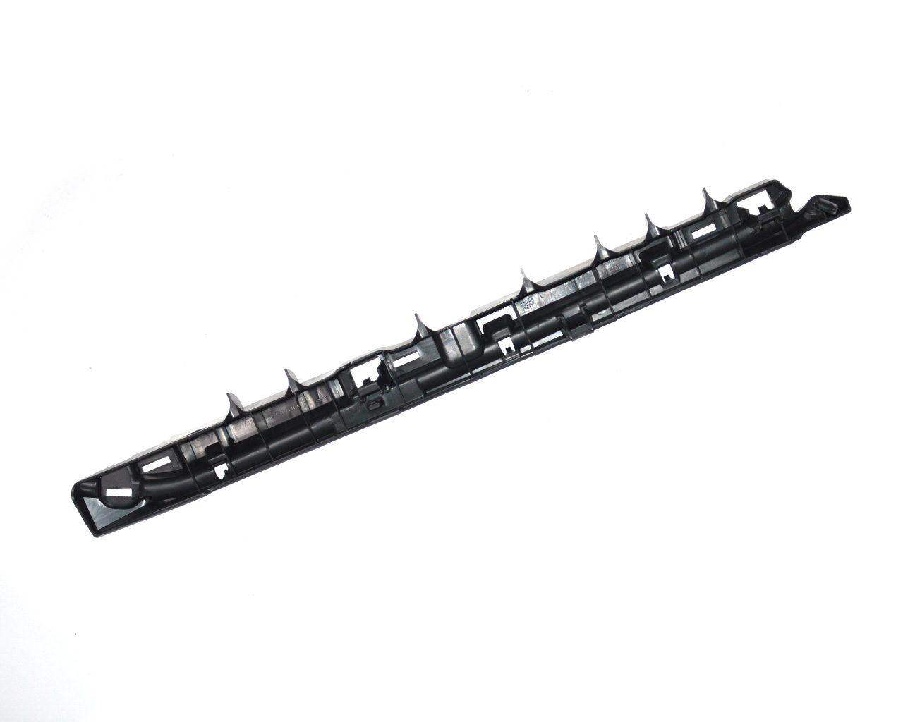 Кронштейн внутреней накладки порога TESLA MODEL Y 1521705-02-D