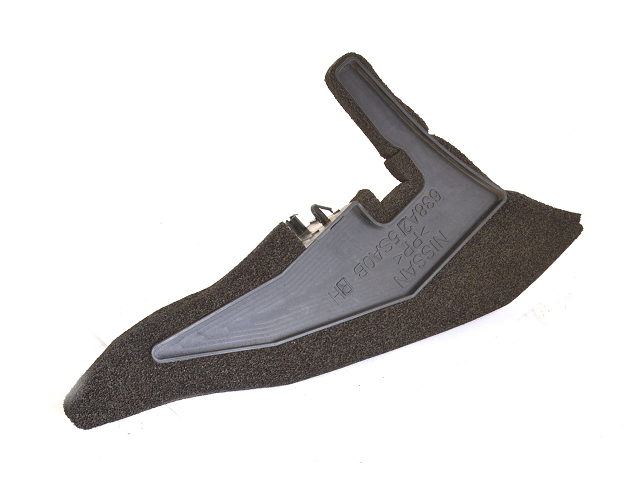 Верхний изолятор переднего крыла правый Nissan Leaf 2018