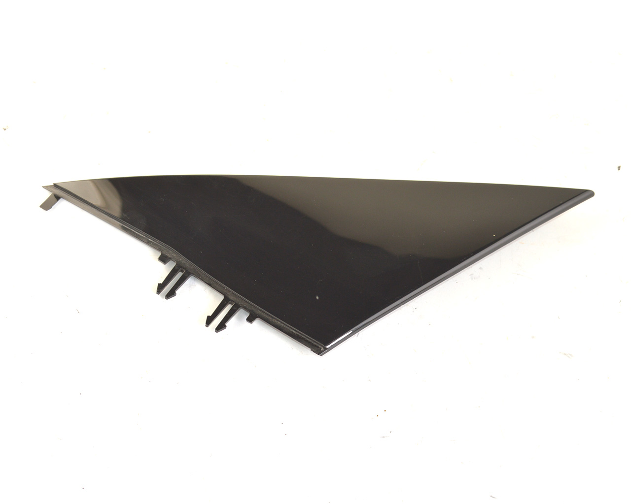 Заглушка зеркала левого (треугольник) TESLA MODEL 3