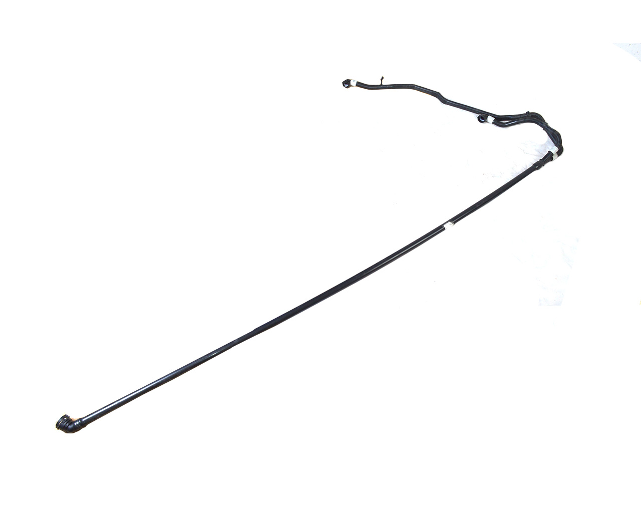 Патрубок трубопровода батарей левый TESLA MODEL 3