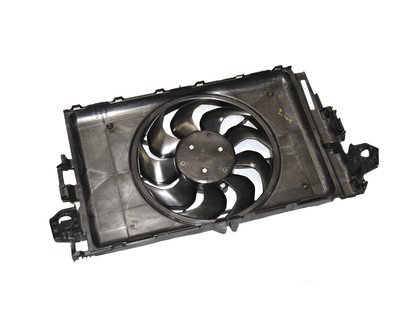 Блок вентилятора TESLA MODEL 3 107708400D