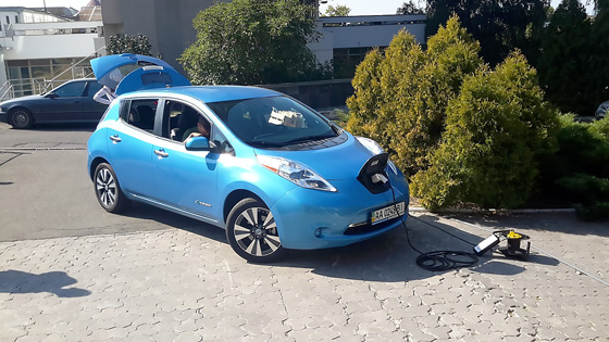 leaf_charger_4.jpg leaf_charger_4.jpg