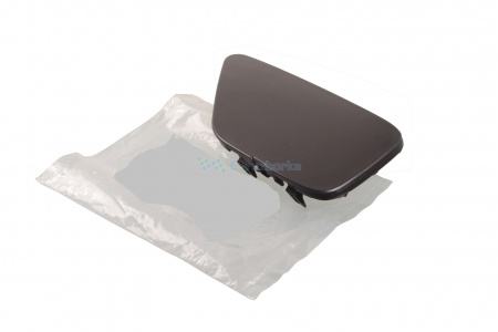 Заглушка бампера перед под крюк NISSAN LEAF