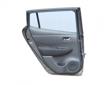 Дверь задняя левая в сборе (графит) NISSAN LEAF
