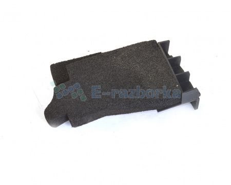 Уплотнитель переднего правого крыла NISSAN LEAF 2018