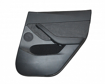 Обшивка задней правой двери черная TESLA MODEL Y 1997297-00-A 1697297-01-F