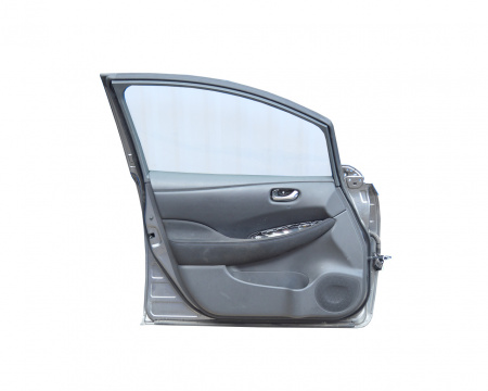 Дверь передняя левая в сборе (графит) NISSAN LEAF