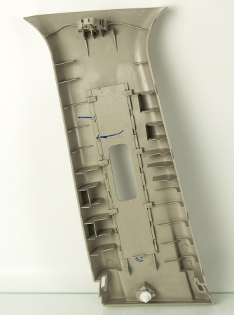 Накладка центральной стойки верхняя правая бежевая NISSAN LEAF 2013-2018 76913-3NF0A