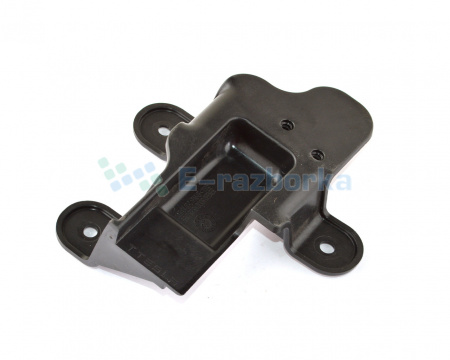 Кронштейн крепления ручки двери внутренней задней правой TESLA MODEL S,SR