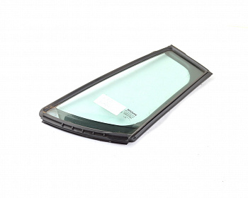 Стекло двери треугольник задние левое Nissan Leaf 2018