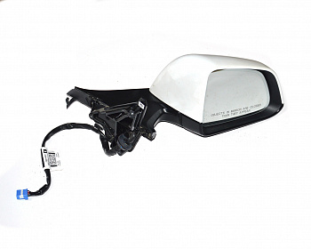 Зеркало правое есть повреждения уголка TESLA MODEL Y 1594112-00-B 1609791-00-D