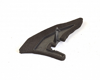 Верхний изолятор переднего крыла левый Nissan Leaf 2018