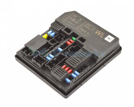 Блок предохранителей подкапотный лев NISSAN LEAF 2018