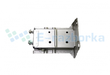 Кронштейн усилителя переднего бампера правый Nissan Leaf 2018