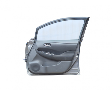 Дверь передняя правая в сборе (графит) NISSAN LEAF