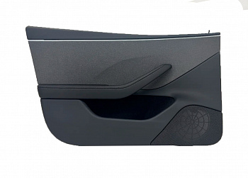 Обшивка передней левой двери чёрная  TESLA MODEL 3 HIGHLAND 1776730-20-E 1776730-28-B 1983171-28-B