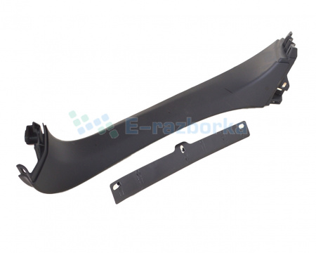 Накладка двери багажника  правая TESLA MODEL X 1037902-00-G 1037902-00-E