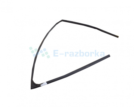 Уплотнитель стекла двери перед лев Nissan Leaf 2018