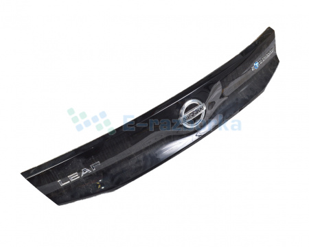 Накладка задней двери c эмблемой Nissan Leaf 2018